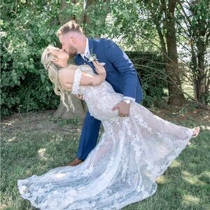 David's Bridal White Lace Wedding Dress